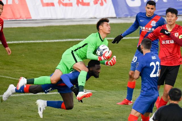 马竞与斯图加特战成平局 阿尔瓦雷斯首球尤尔曼遭红牌